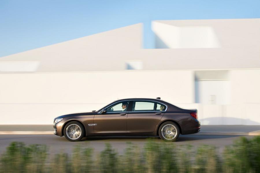  BMW 7-Series 2013 года  (фото 57 из 123)